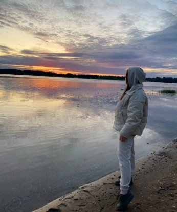 Я знаю, как доставить тебе настоящее удовольствие и расслабление. В Москве я создаю атмосферу непринужденности, где ты сможешь расслабиться и насладиться моментом. У меня есть много возможностей, чтобы сделать наше свидание незабываемым – эротический массаж, ролевые игры, стриптиз и многое другое. Мои услуги позволят тебе погрузиться в мир страсти и наслаждения. У меня есть отличные отзывы, которые подтверждают мою профессиональность и незабываемые впечатления, оставленные моими клиентами. Для более подробной информации обо мне и моих фото, свяжись со мной прямо сейчас. Я жду тебя в Москве для моментов нирваны и наслаждения. 💋 Фатима